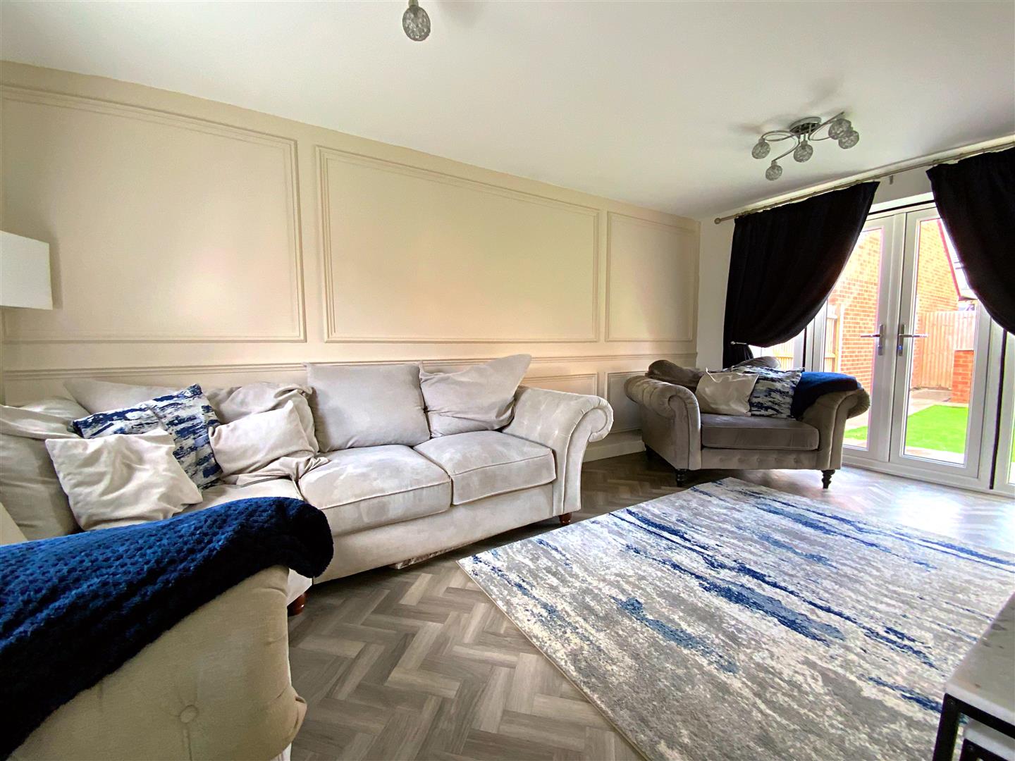 3 bed property in Buckworth Drive, Bedford